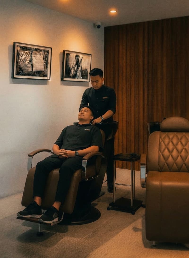Cavernes Bangkok precision haircut service